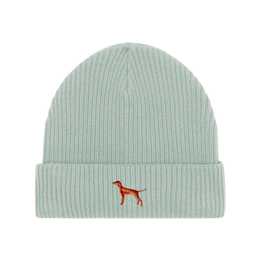 eine helblaue mütze mit stickerei hund
