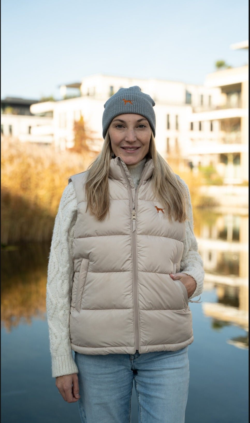 Vizsla / Jagdhunde Daunen Weste - beige - www.Worldofdogs.store