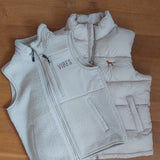 Vizsla / Jagdhunde Daunen Weste - beige - www.Worldofdogs.store