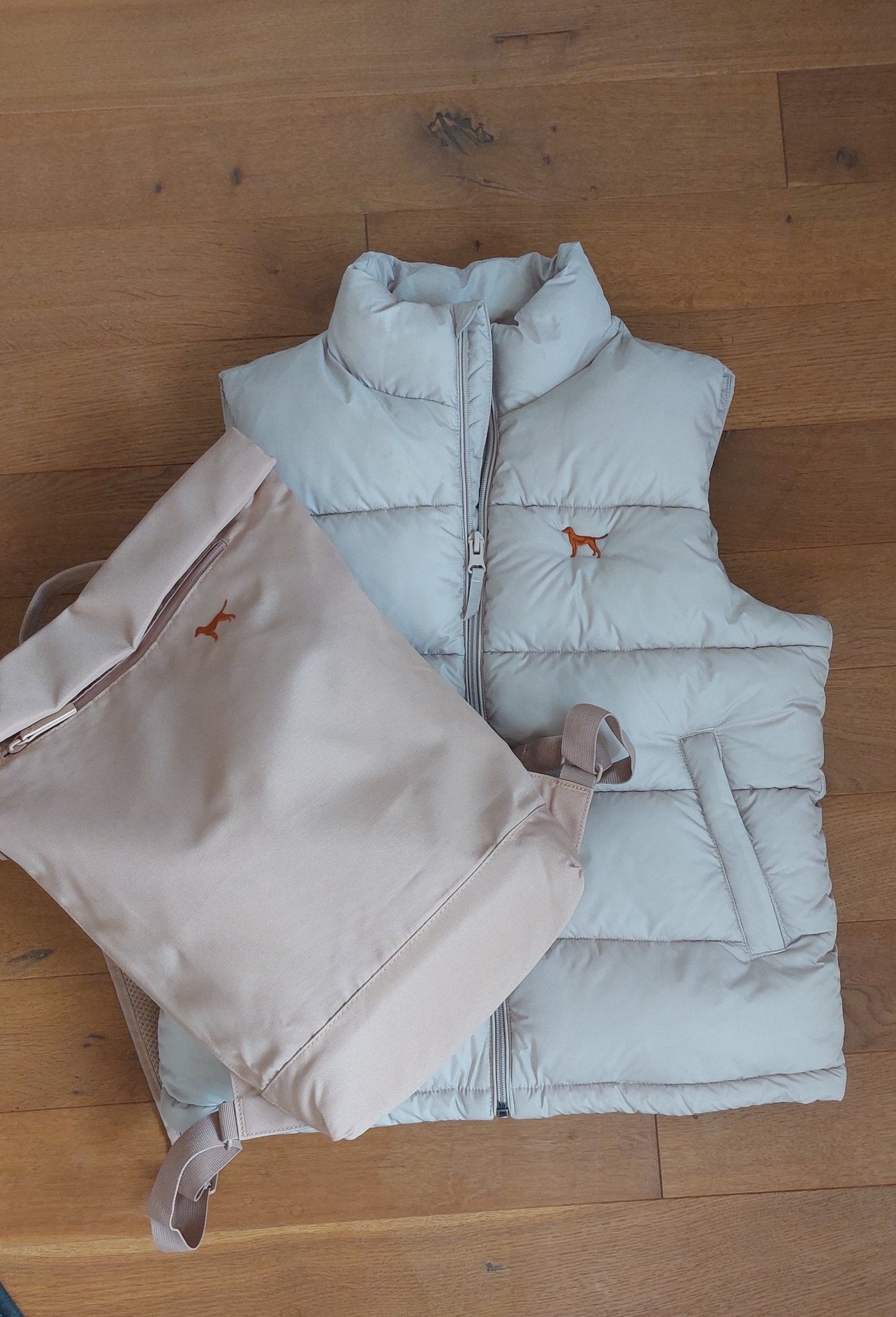 Vizsla / Jagdhunde Daunen Weste - beige - www.Worldofdogs.store