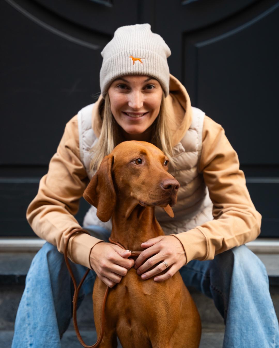 Wintermütze - Sand mit Stickerei - www.Worldofdogs.store