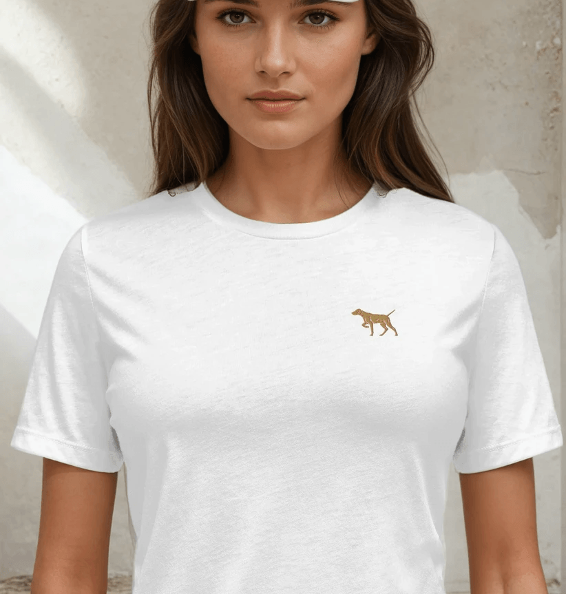 Women's Relaxed T-Shirt mit Vizsla Stickerei - www.Worldofvizsla.com